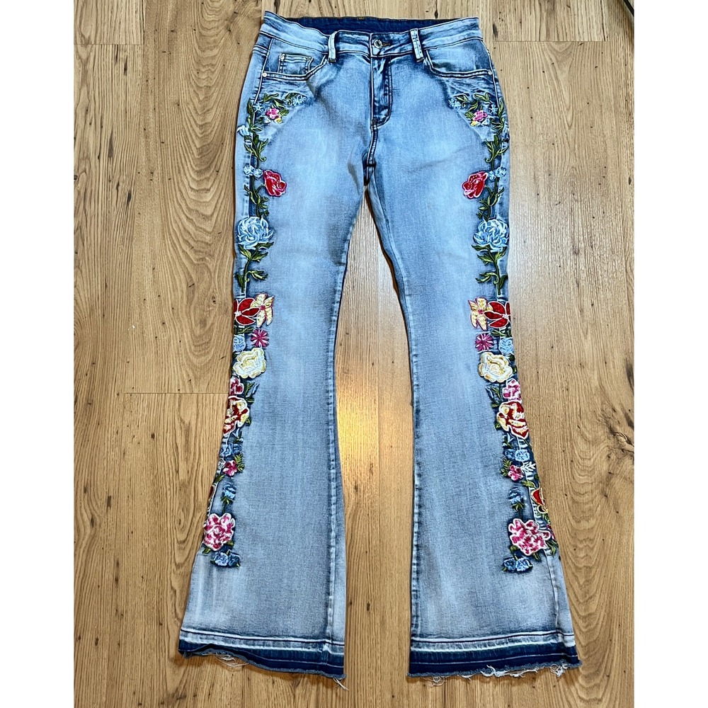 Womens Flare Jeans 29 Waist Light Wash Floral Embroidered Denim Raw Hem Boho - Picture 2 of 11